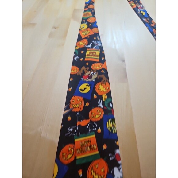 Vintage Looney Tunes Halloween Neck Tie Bugs Bunny Daffy Duck Taz Pumpkins - Picture 3 of 10